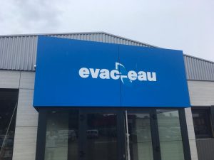 EVAC'eau TRESPA - BARDAGE EN PANNEAUX STRATIFIES